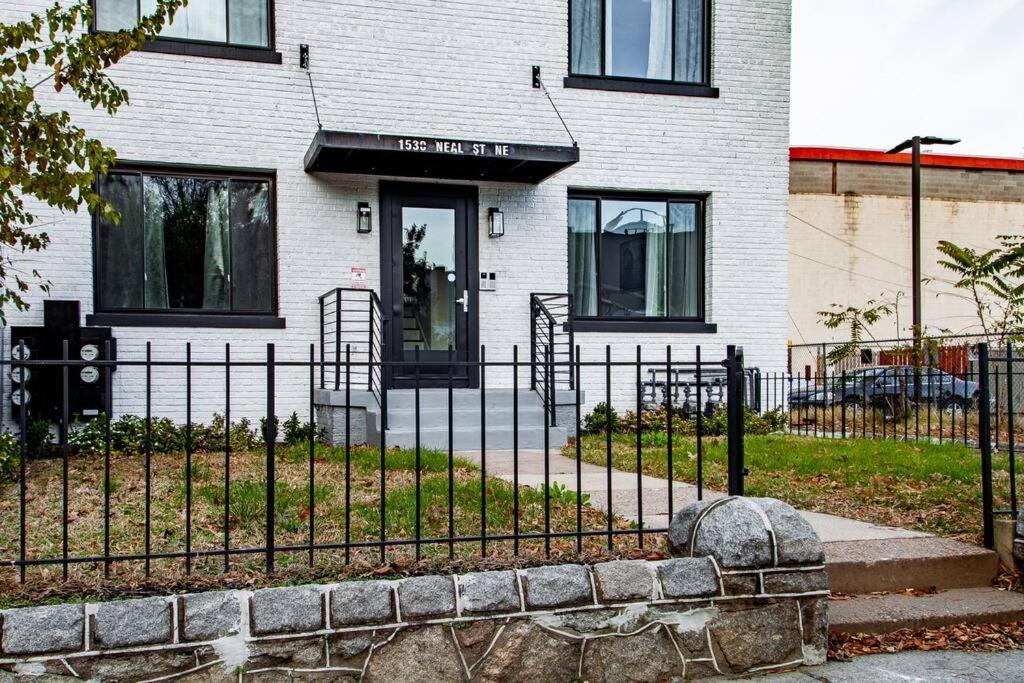 Hébergement de vacances Spacious 2-br 2-bath 3-blocks To H St Corridor